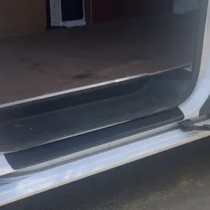 Ajankohtainen Kynnyssuojasarja 3-osaa, Zafira / Vivaro MK3 / Traveller / Expert / Spacetourer / Dispatch / Proace Verso / Skudo, RGM 🙂