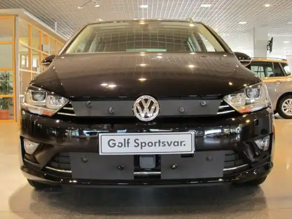 Maskisuoja Volkswagen Golf Sportsvan (2014-2017), Tammer-Suoja đ Alennettu