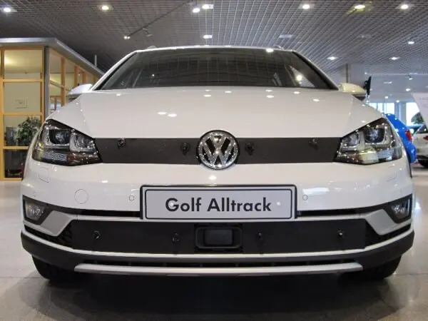 Vain Tänään Maskisuoja Volkswagen Golf Alltrack (2015-2016), Tammer-Suoja 🙂