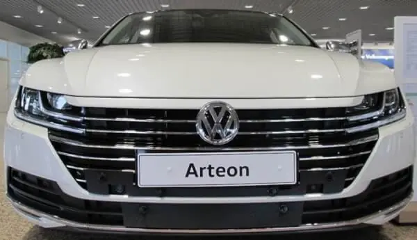 Pakollinen (Must-Have) Maskisuoja Volkswagen Arteon (2017➟), Tammer-Suoja 🙂