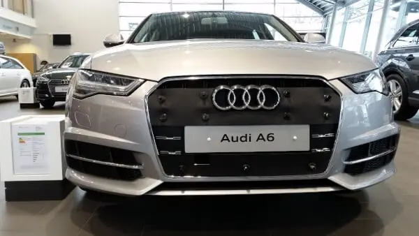 Nopea Toimitus Maskisuoja Audi A6 S-Line (2017-2018), Tammer-Suoja đ